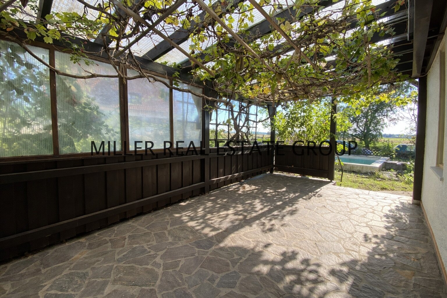 Einfamilienhaus (ca. 135 m²) und 216 m² Lagerhalle & Werkstatt – Wohnen & Arbeiten perfekt kombiniert!