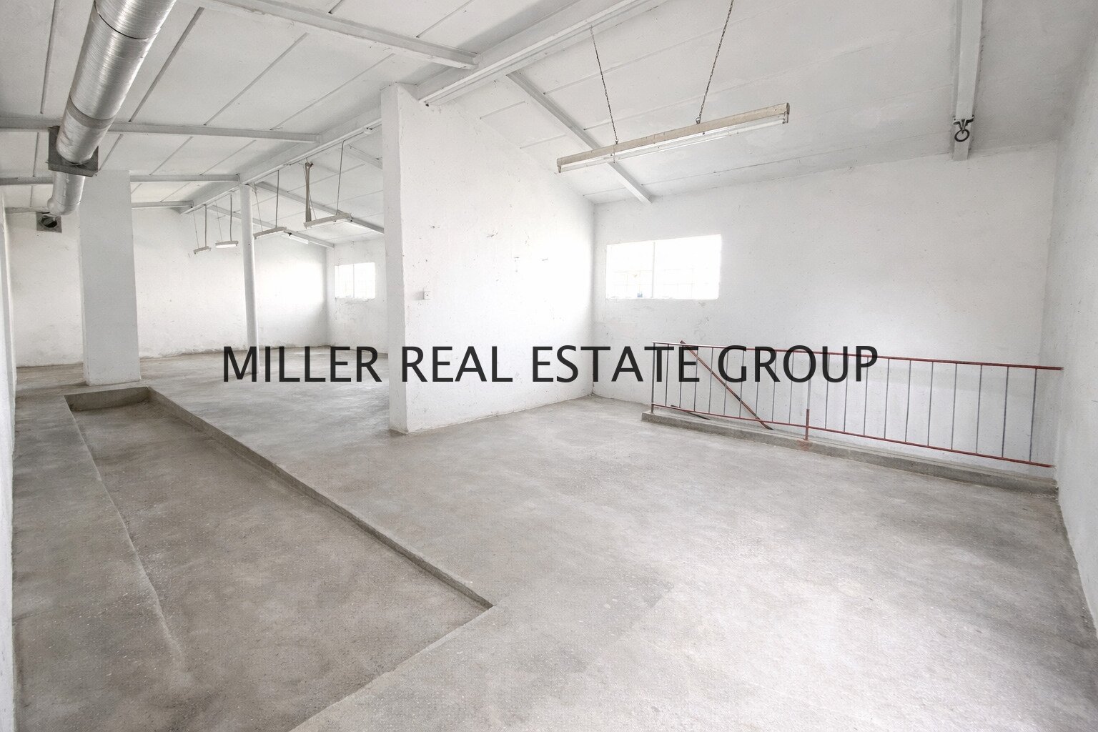 Einfamilienhaus (ca. 135 m²) und 216 m² Lagerhalle & Werkstatt – Wohnen & Arbeiten perfekt kombiniert!