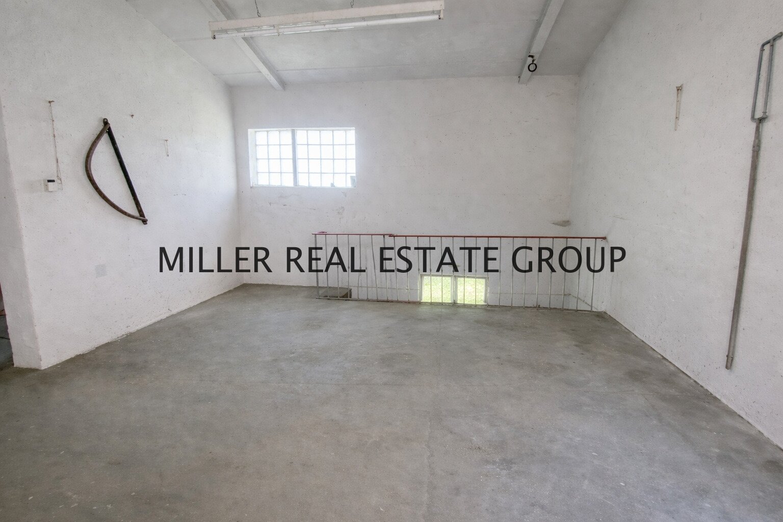 Einfamilienhaus (ca. 135 m²) und 216 m² Lagerhalle & Werkstatt – Wohnen & Arbeiten perfekt kombiniert!