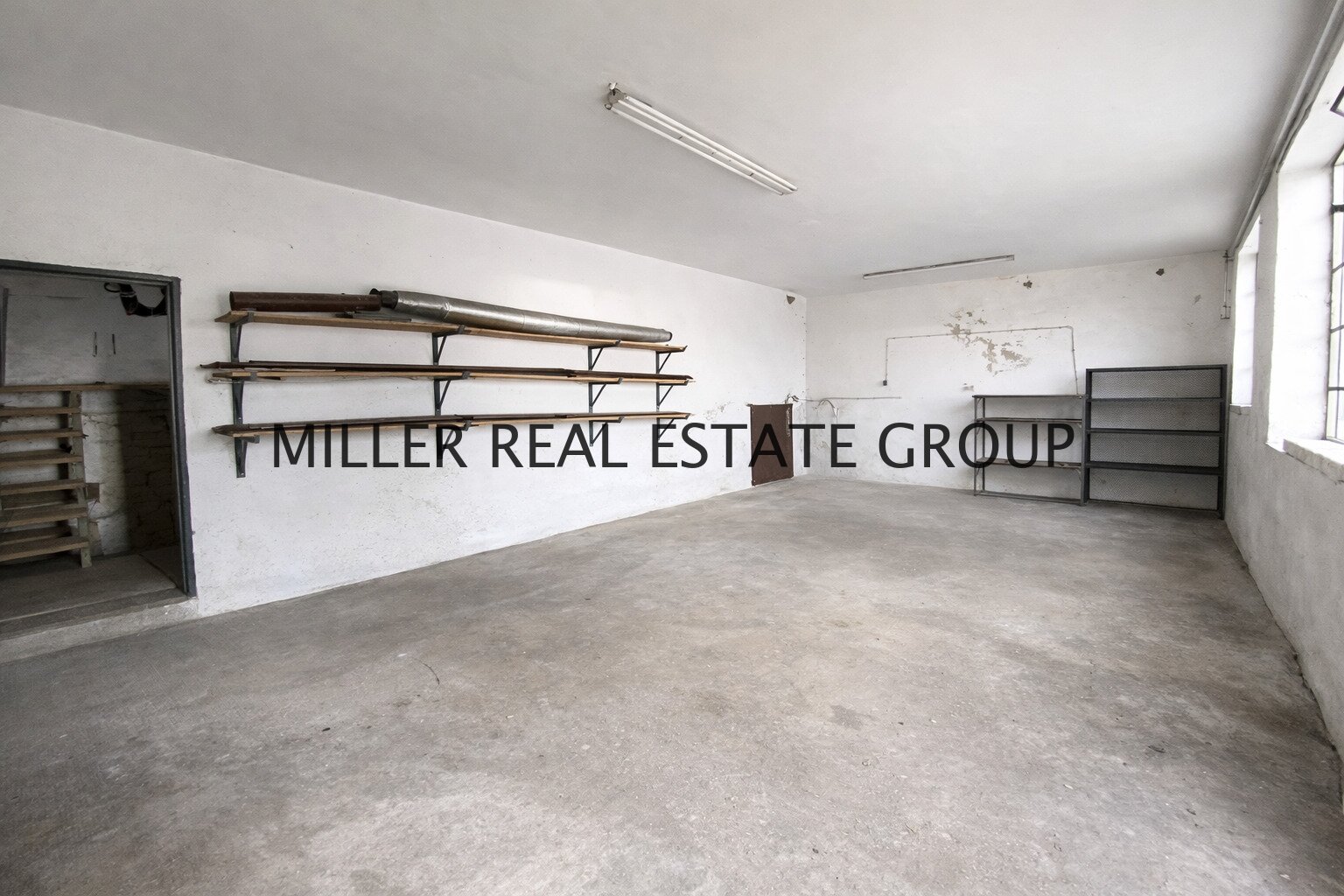 Einfamilienhaus (ca. 135 m²) und 216 m² Lagerhalle & Werkstatt – Wohnen & Arbeiten perfekt kombiniert!