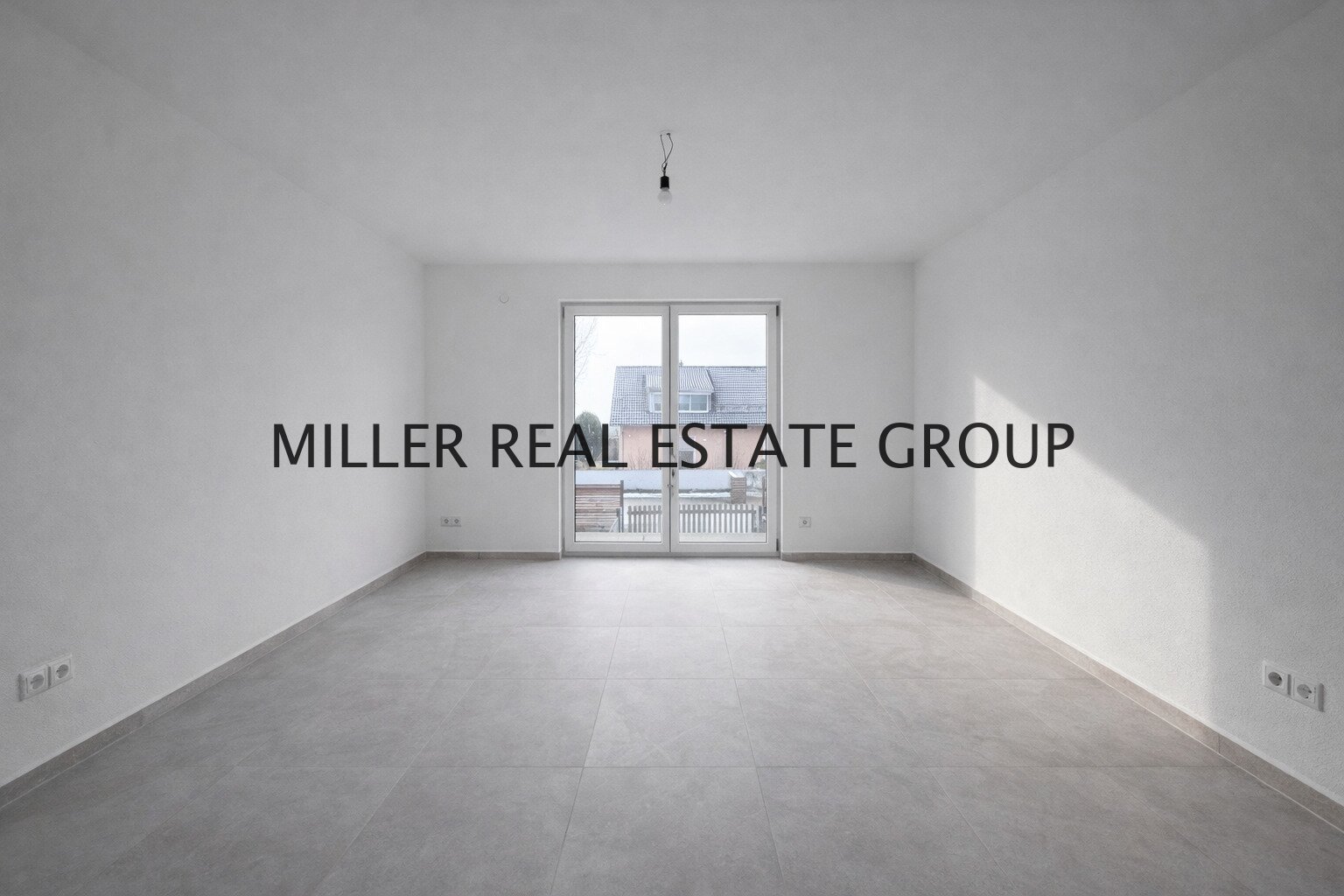 Exklusive Neubau-Doppelhaushälfte in Ingolstadt-Hagau – A+ Energie, Luxus-Ausstattung, Atelier & Traumgarten!