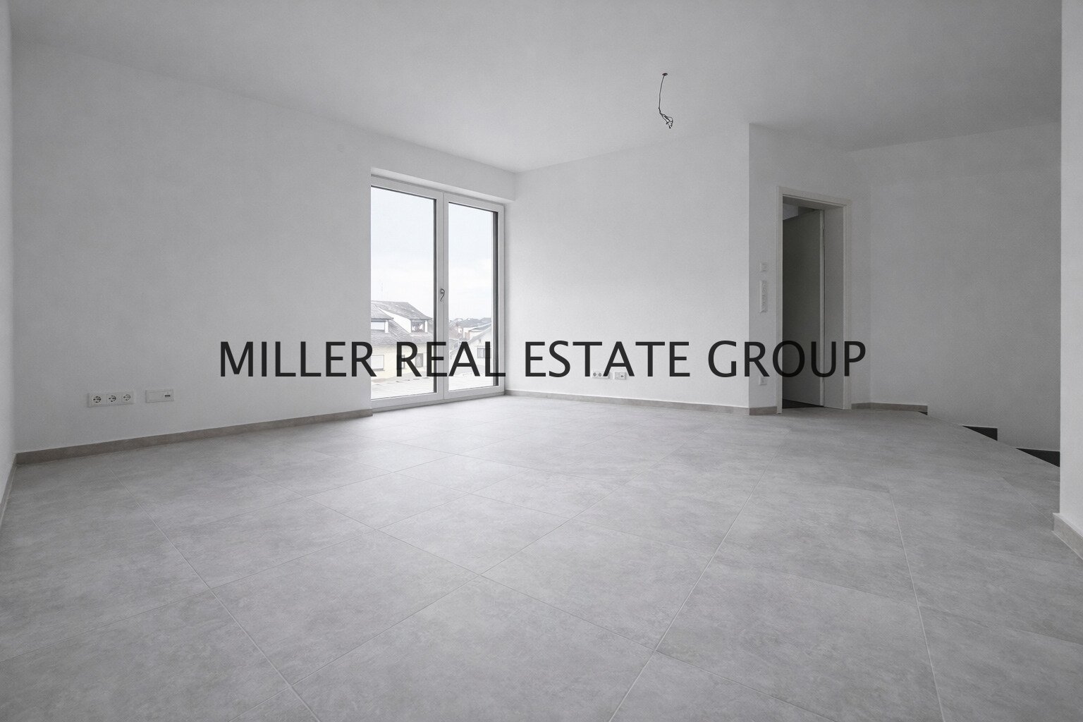 Exklusive Neubau-Doppelhaushälfte in Ingolstadt-Hagau – A+ Energie, Luxus-Ausstattung, Atelier & Traumgarten!