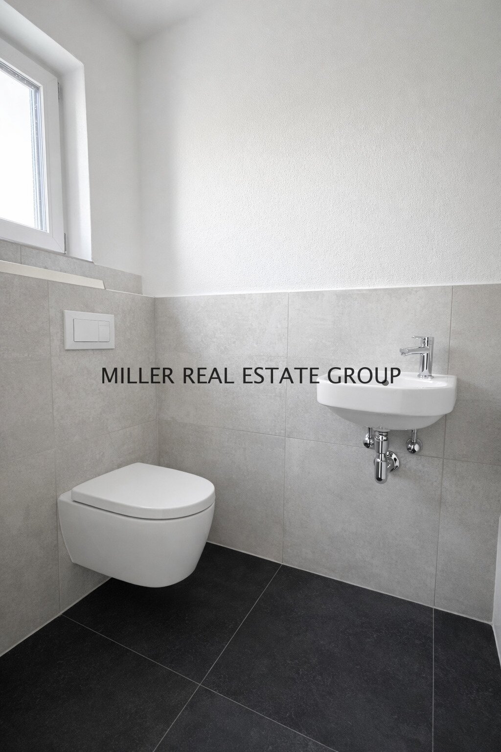 Exklusive Neubau-Doppelhaushälfte in Ingolstadt-Hagau – A+ Energie, Luxus-Ausstattung, Atelier & Traumgarten!