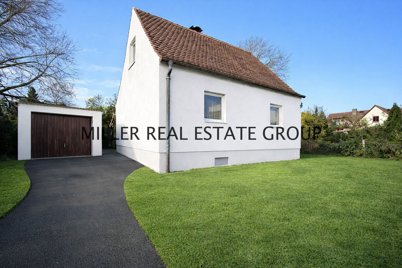 Ingolstadt-Süd: Seltene Gelegenheit – Freistehendes Haus mit großem Grundstück & außergewöhnlichem Potenzial!