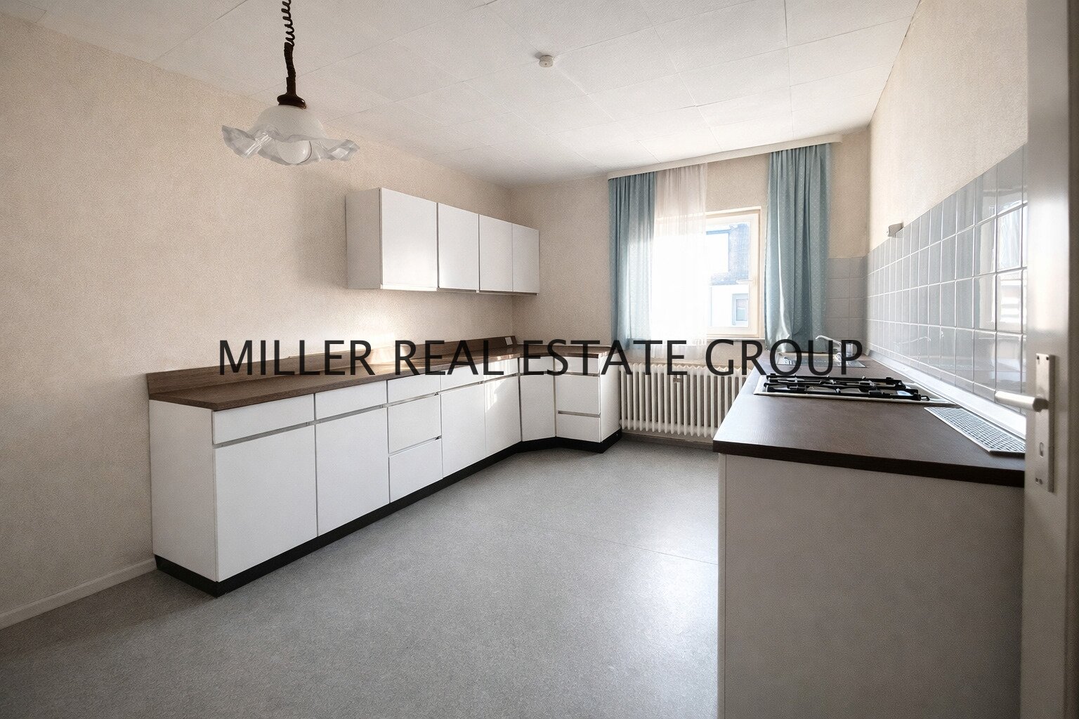 Ingolstadt-Süd: Seltene Gelegenheit – Freistehendes Haus mit großem Grundstück & außergewöhnlichem Potenzial!