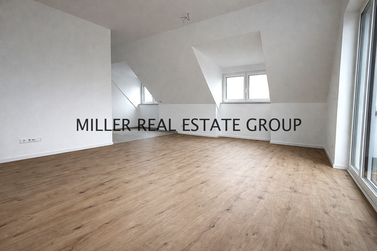 Exklusive Neubau-Dachgeschosswohnung in Ingolstadt-Unterhaunstadt – 116 m², 2 Einheiten, KfW 55, ideal für Eigennutzer & Kapitalanleger!