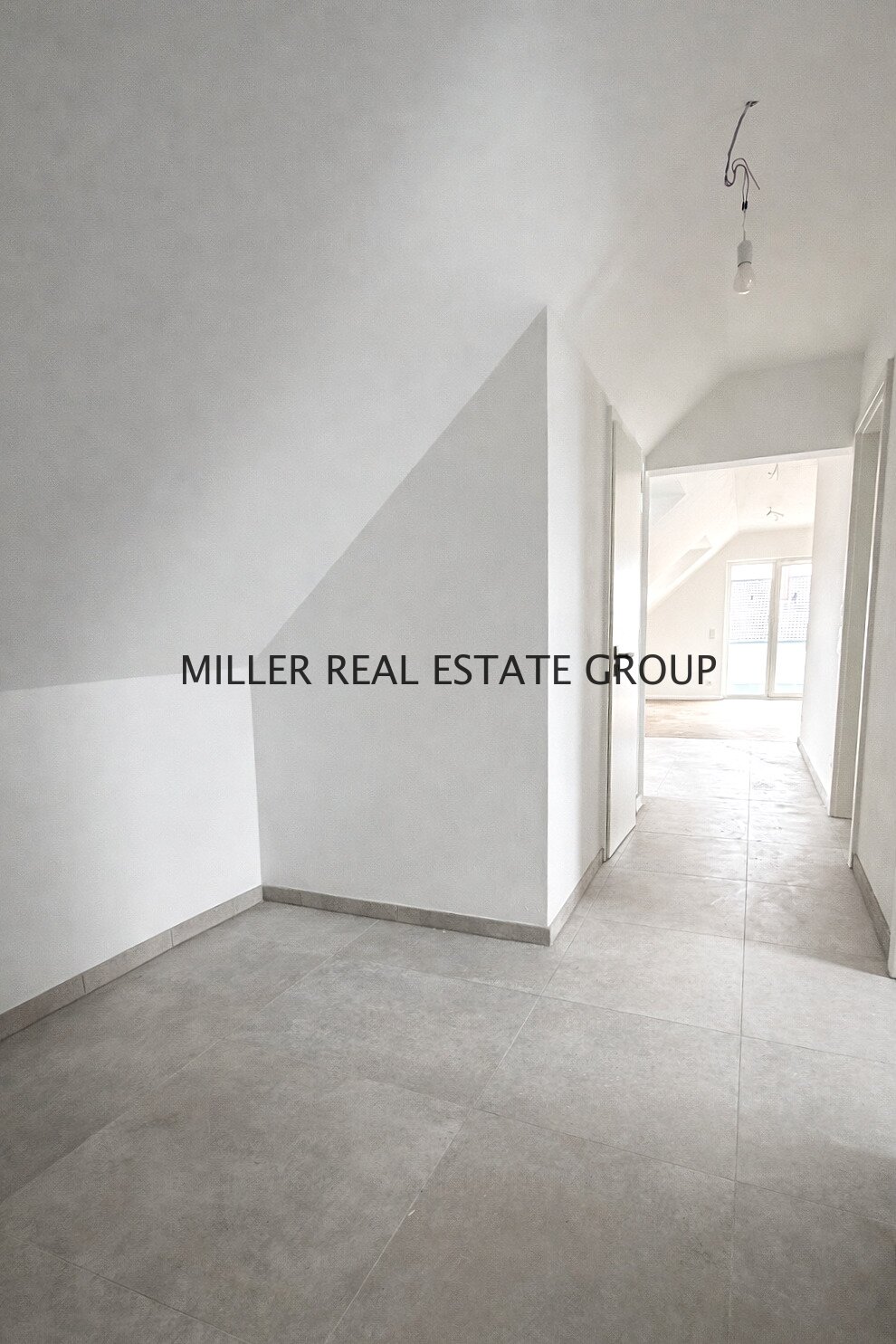 Exklusive Neubau-Dachgeschosswohnung in Ingolstadt-Unterhaunstadt – 116 m², 2 Einheiten, KfW 55, ideal für Eigennutzer & Kapitalanleger!