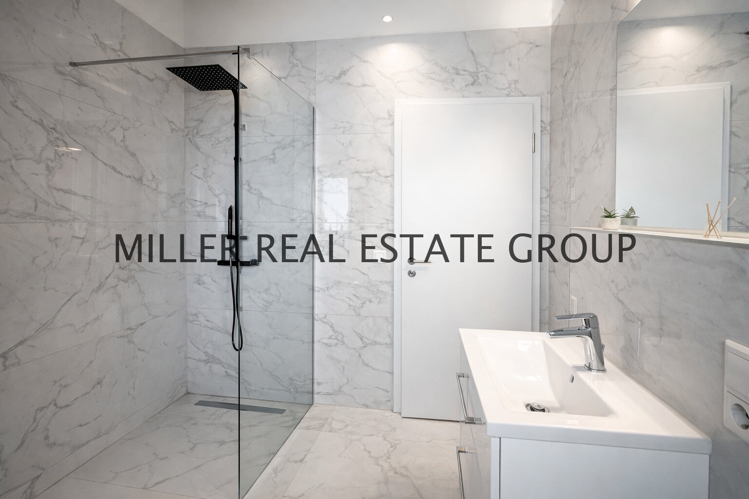 Exklusive Maisonette-Wohnung mit 5 Zimmern, Balkon und zwei Stellplätzen in begehrter Lage von Kösching bei Ingolstadt!