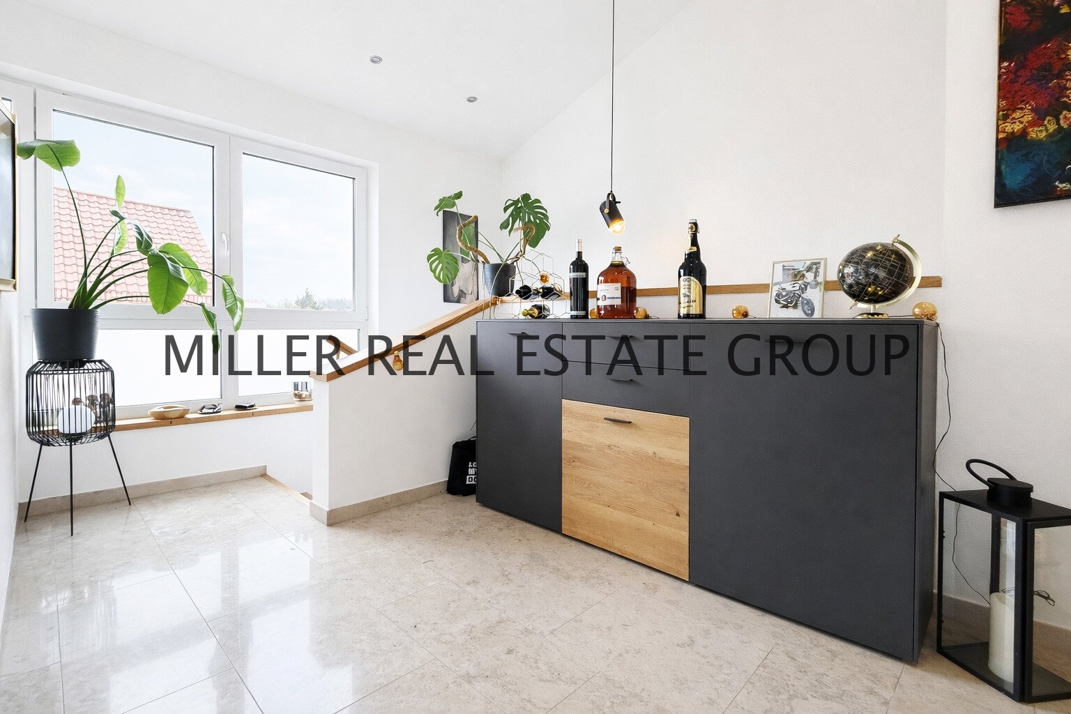 Luxusvilla mit 193 m² Wohnfläche, Einliegerwohnung, 40 m² Balkon & 95 m² XXL-Garage – unverbaubarer Weitblick in Bestlage von Denkendorf!