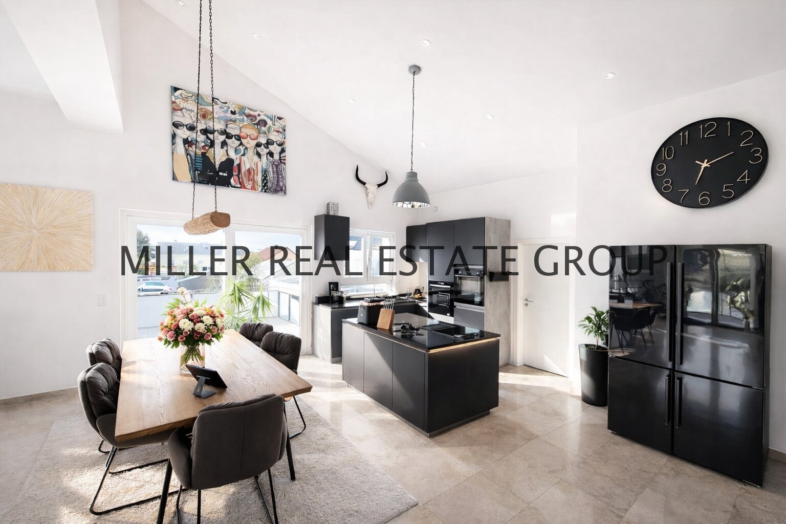 Luxusvilla mit 193 m² Wohnfläche, Einliegerwohnung, 40 m² Balkon & 95 m² XXL-Garage – unverbaubarer Weitblick in Bestlage von Denkendorf!