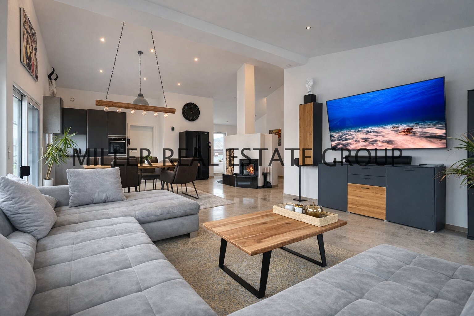 Luxusvilla mit 193 m² Wohnfläche, Einliegerwohnung, 40 m² Balkon & 95 m² XXL-Garage – unverbaubarer Weitblick in Bestlage von Denkendorf!