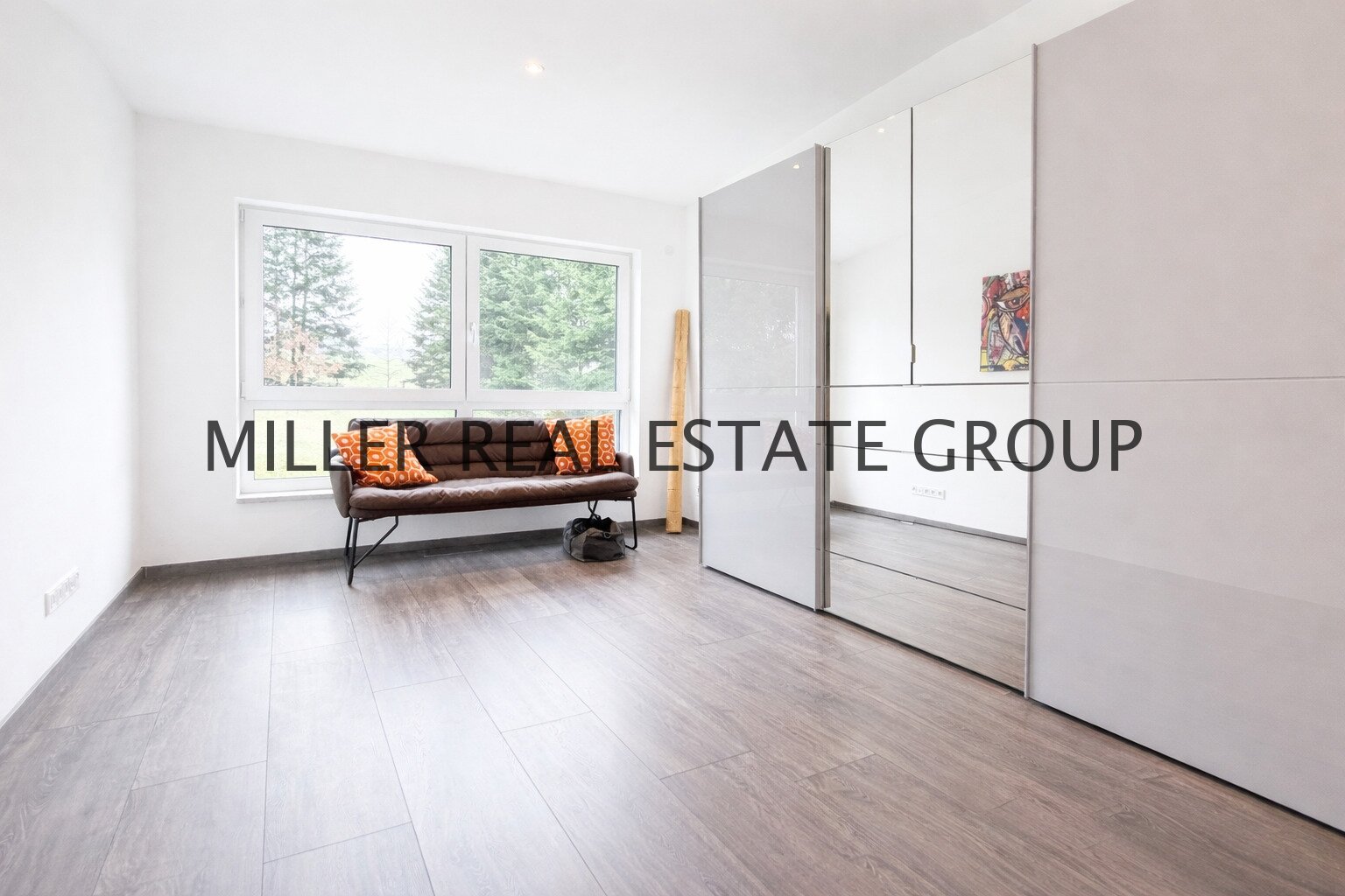 Luxusvilla mit 193 m² Wohnfläche, Einliegerwohnung, 40 m² Balkon & 95 m² XXL-Garage – unverbaubarer Weitblick in Bestlage von Denkendorf!