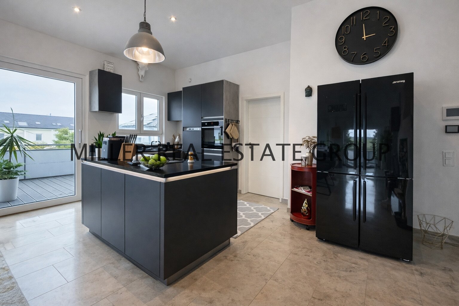Luxusvilla mit 193 m² Wohnfläche, Einliegerwohnung, 40 m² Balkon & 95 m² XXL-Garage – unverbaubarer Weitblick in Bestlage von Denkendorf!