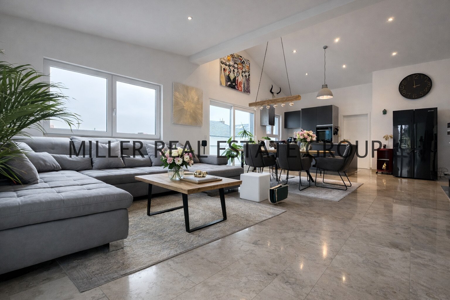 Luxusvilla mit 193 m² Wohnfläche, Einliegerwohnung, 40 m² Balkon & 95 m² XXL-Garage – unverbaubarer Weitblick in Bestlage von Denkendorf!