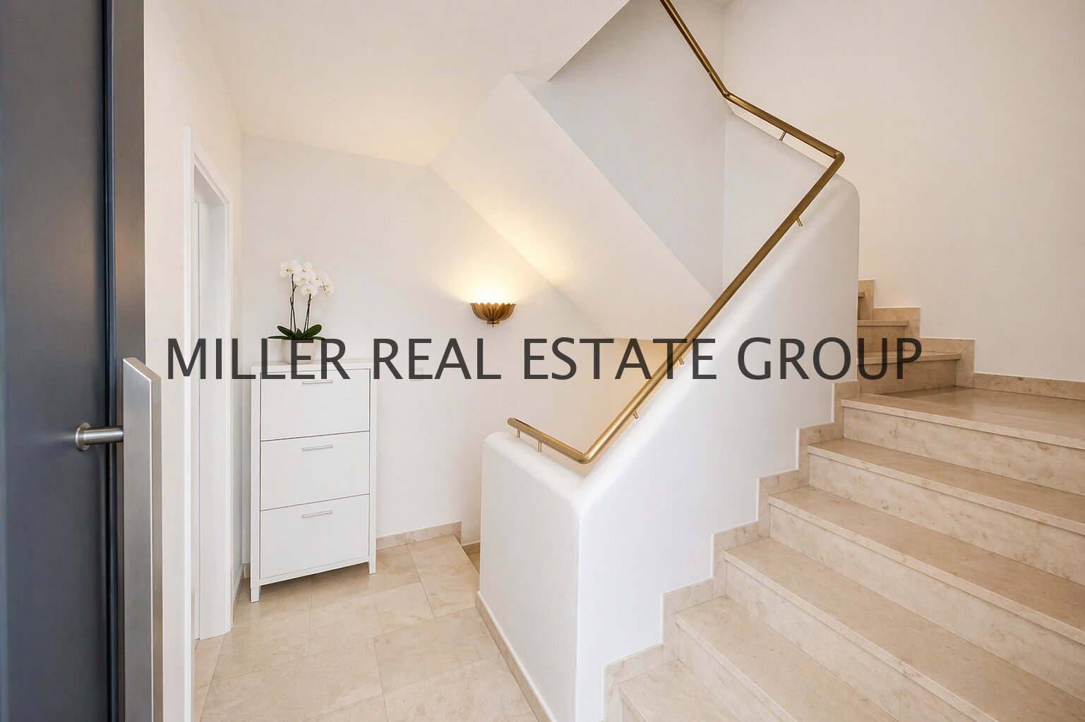 Exklusive Terrassenwohnung mit Garten & separatem Apartment in Ingolstadt – 48,86 m² Wohnbereich, Hauscharakter & Top-Lage!