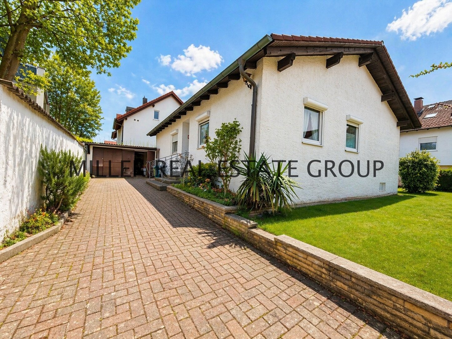 Seltene Gelegenheit in Ingolstadt-Unterhaunstadt: Bungalow mit 527 m² Grundstück, Doppelgarage, Vollkeller & ausbaufähigem Dachboden!