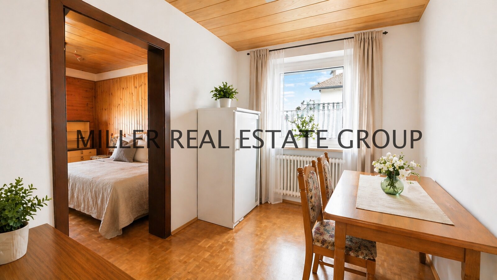 Seltene Gelegenheit in Ingolstadt-Unterhaunstadt: Bungalow mit 527 m² Grundstück, Doppelgarage, Vollkeller & ausbaufähigem Dachboden!