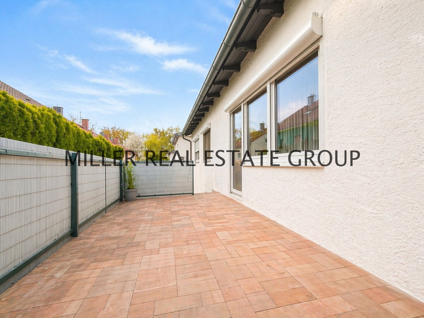 Seltene Gelegenheit in Ingolstadt-Unterhaunstadt: Bungalow mit 527 m² Grundstück, Doppelgarage, Vollkeller & ausbaufähigem Dachboden!
