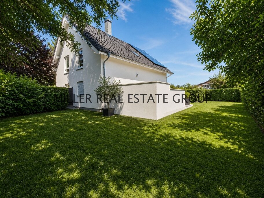 Exklusives Familienhaus in Ingolstadt: Energieeffizient, modern & ruhig gelegen – mit Garten, Photovoltaik, Kamin, Sauna und Doppelgarage!