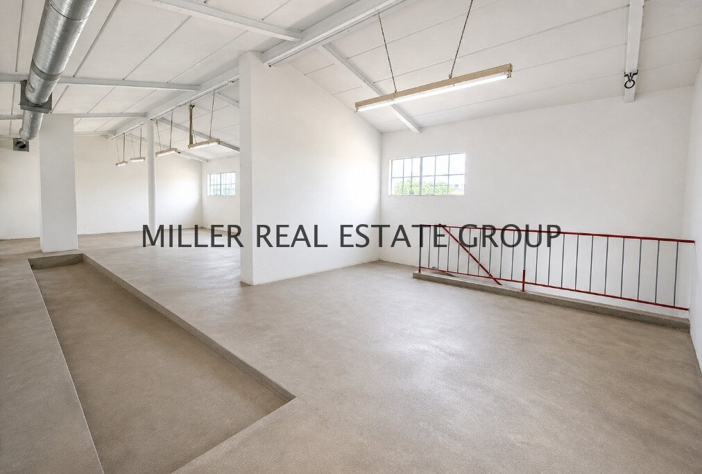 Wohnen & Arbeiten im Grünen: Einfamilienhaus mit ca. 216 m² Lagerhalle, Werkstatt und großem Grundstück!