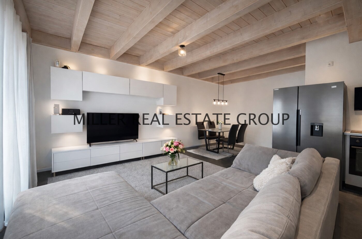 Exklusive Maisonette-Wohnung mit 5 Zimmern, Balkon und zwei Stellplätzen in begehrter Lage von Kösching bei Ingolstadt!