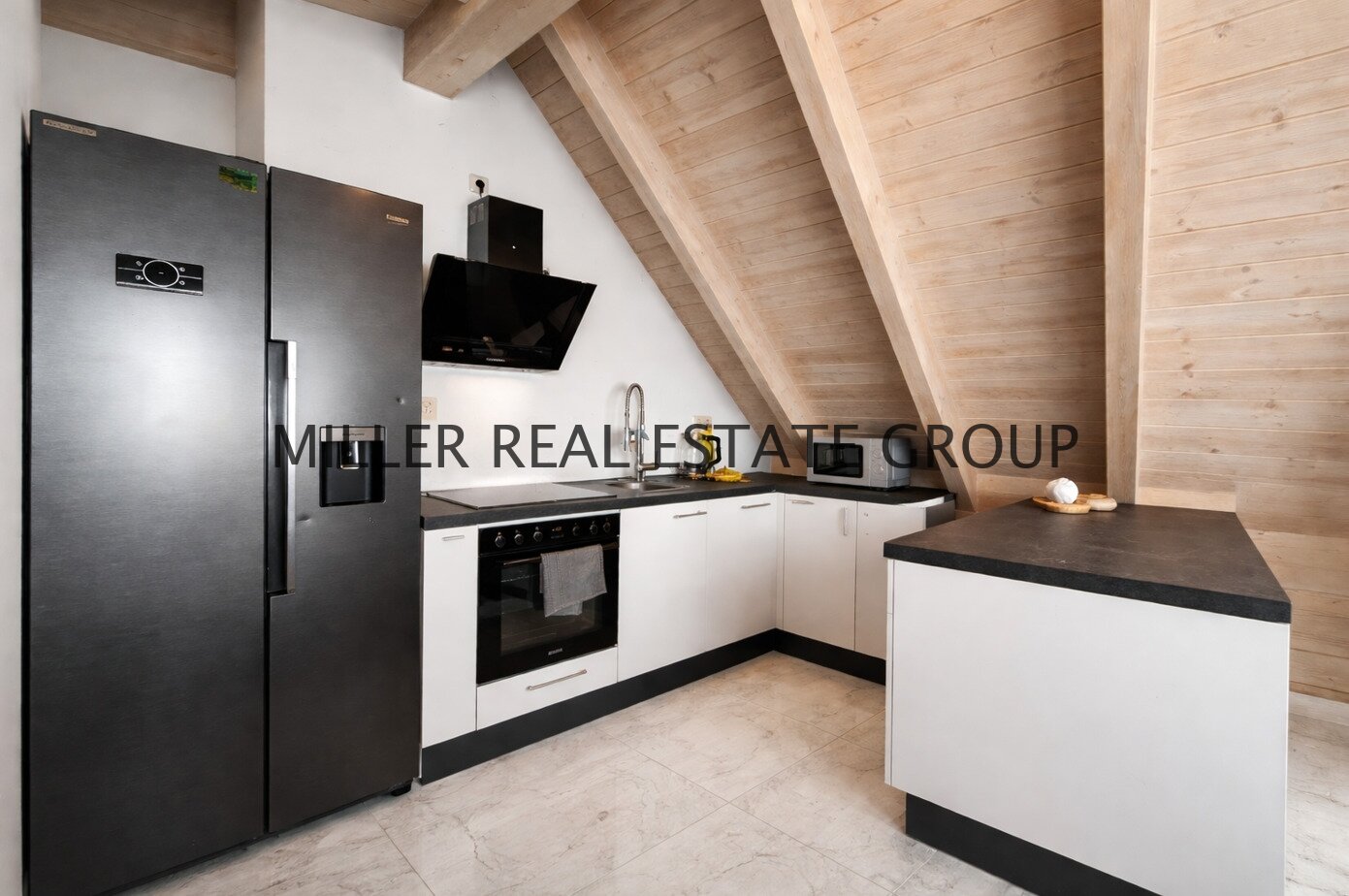 Exklusive Maisonette-Wohnung mit 5 Zimmern, Balkon und zwei Stellplätzen in begehrter Lage von Kösching bei Ingolstadt!