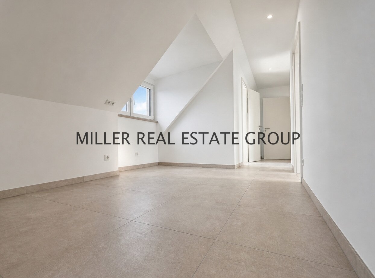 Exklusive Neubau-Dachgeschosswohnung in Ingolstadt-Unterhaunstadt – 116 m², 2 Einheiten, KfW 55, ideal für Eigennutzer & Kapitalanleger!
