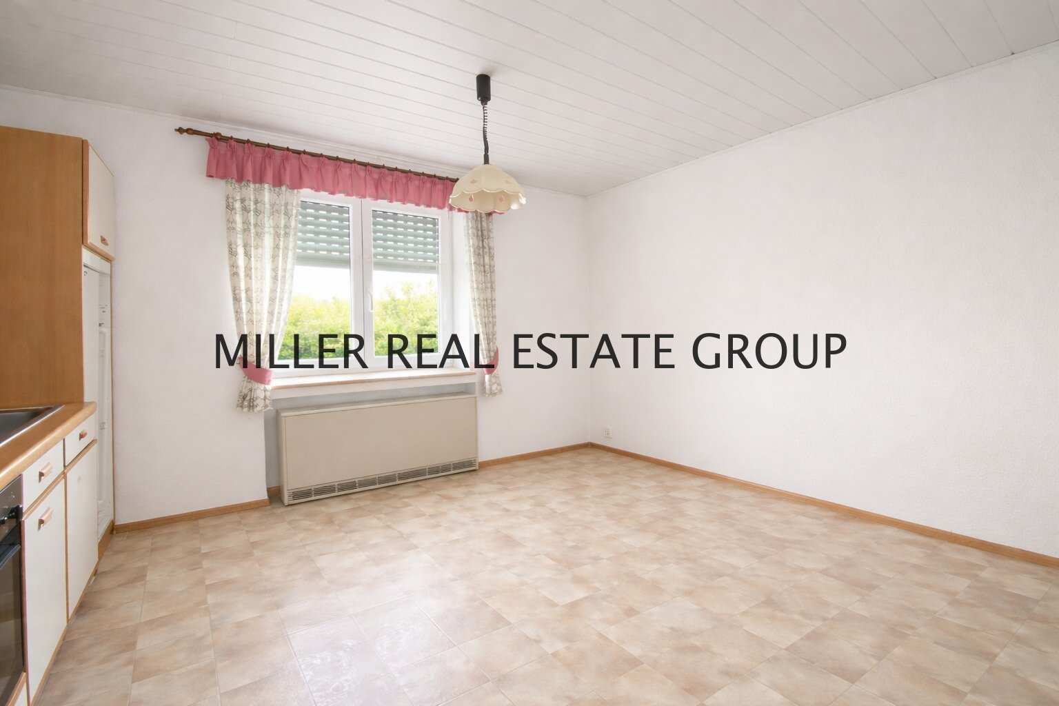 Einfamilienhaus mit großem Grundstück & Ausbaupotenzial in ruhiger Lage!