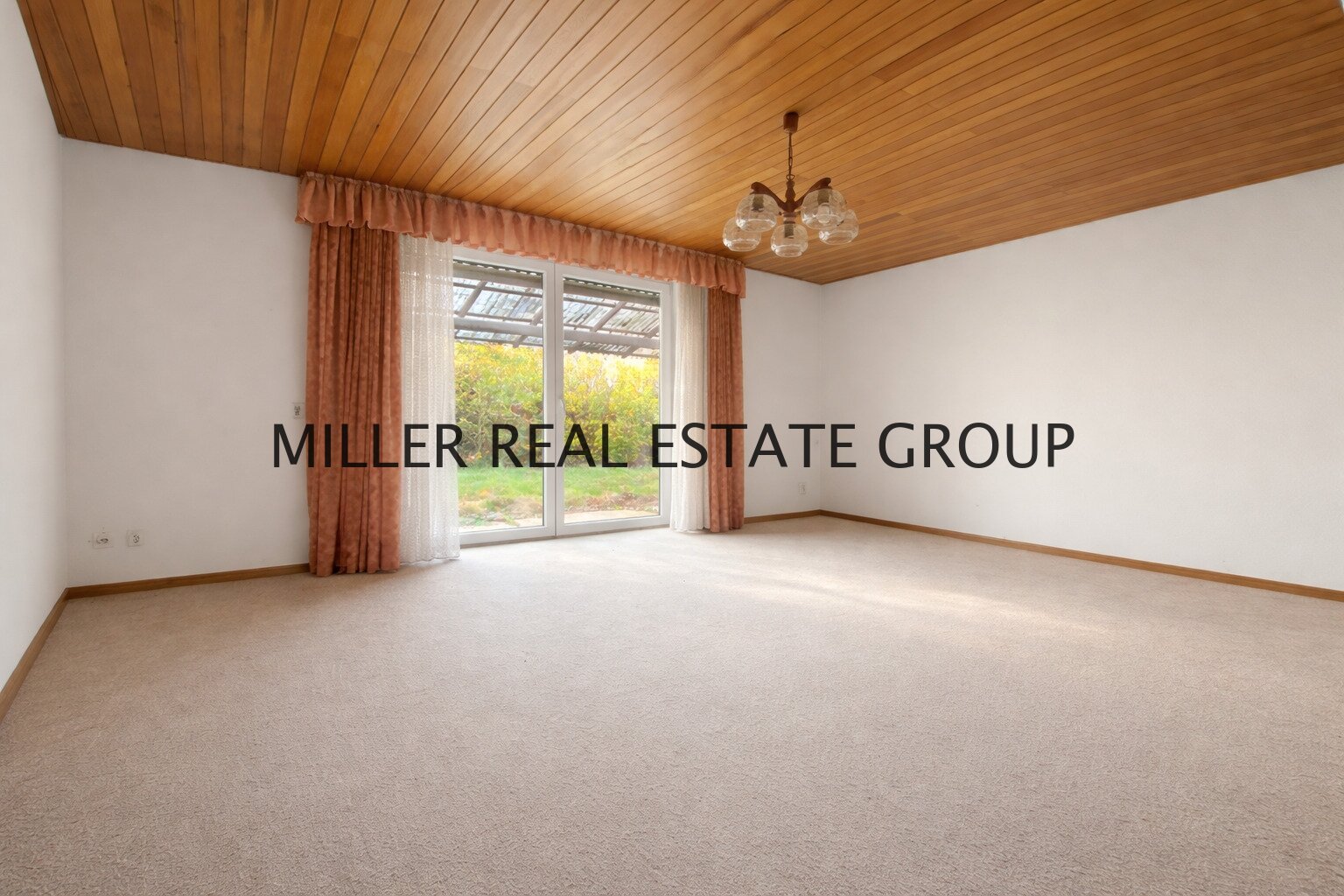 Einfamilienhaus mit großem Grundstück & Ausbaupotenzial in ruhiger Lage!