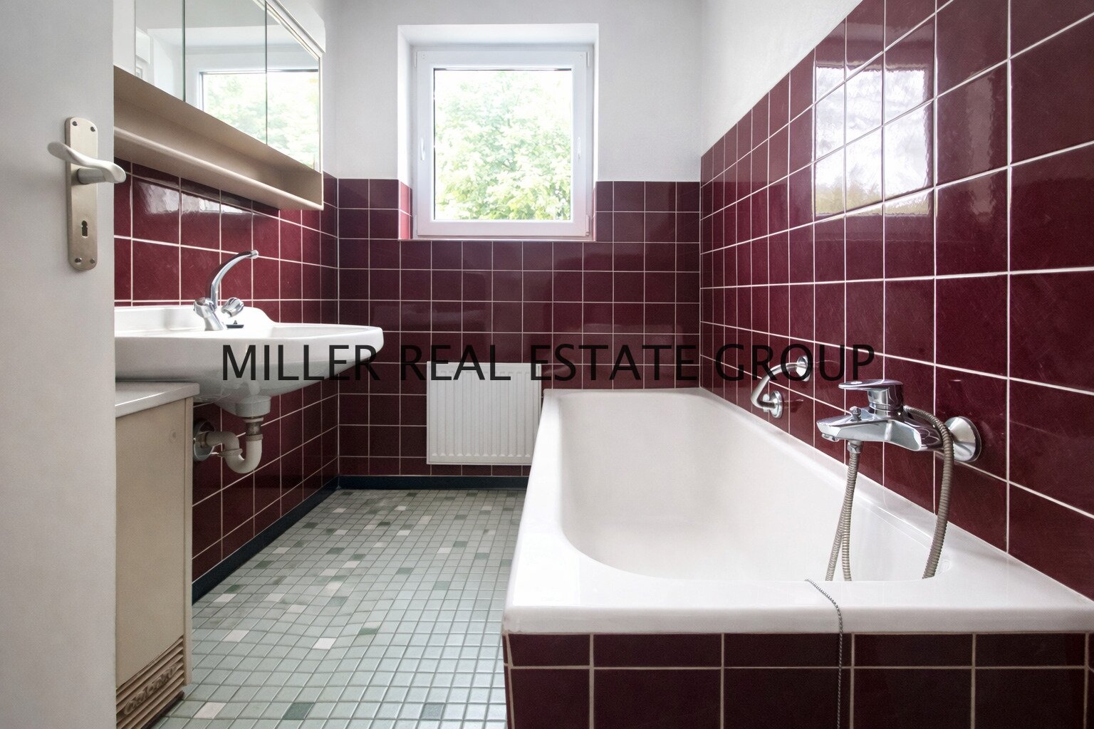 Einfamilienhaus mit großem Grundstück & Ausbaupotenzial in ruhiger Lage!