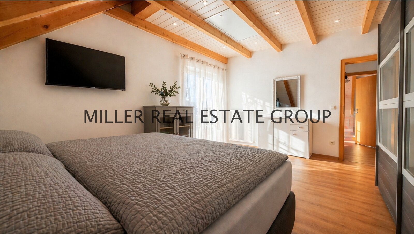 Exklusive Doppelhaus-Immobilie in Großmehring bei Ingolstadt – 223 m² Wohnfläche auf 723 m² Grundstück | Zwei Einheiten – seltene Gelegenheit!
