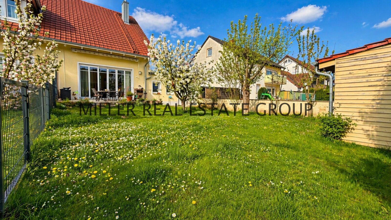 Exklusive Doppelhaus-Immobilie in Großmehring bei Ingolstadt – 223 m² Wohnfläche auf 723 m² Grundstück | Zwei Einheiten – seltene Gelegenheit!