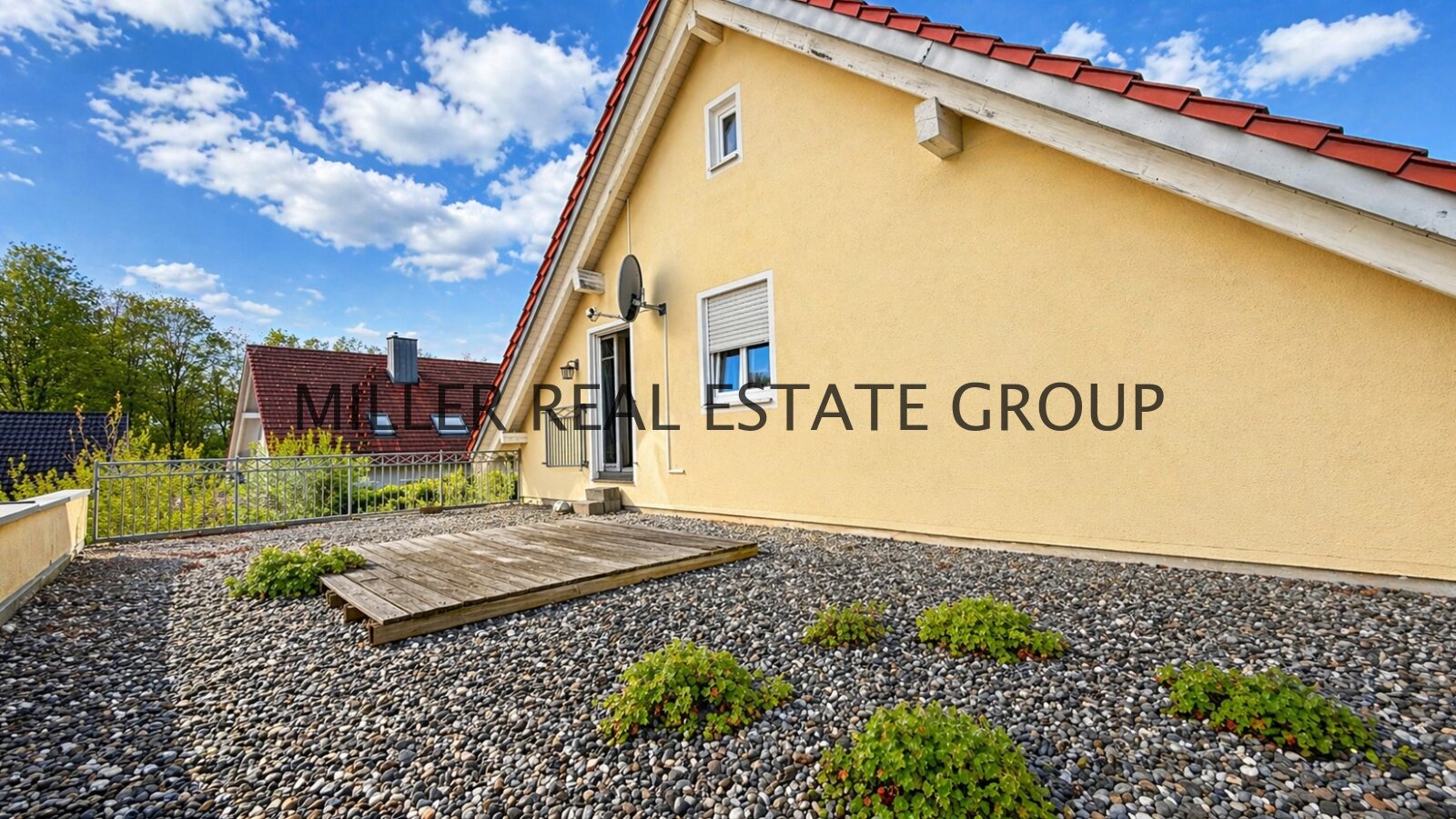 Exklusive Doppelhaus-Immobilie in Großmehring bei Ingolstadt – 223 m² Wohnfläche auf 723 m² Grundstück | Zwei Einheiten – seltene Gelegenheit!