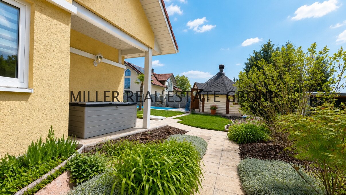 Exklusives Einfamilienhaus mit Pool, Sauna, Grillkota, PV-Anlage & großer Südwest-Terrasse in Altmannstein-Pondorf!