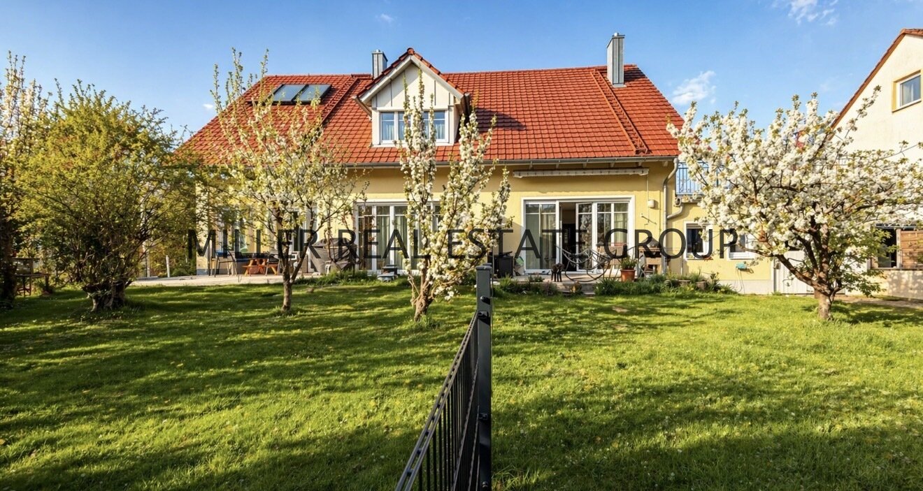 Seltenes Wohnensemble in Großmehring: Zwei Häuser auf ca. 724 m² Grundstück mit Garten, Garage & außergewöhnlichem Potenzial! Seltenes Wohnensemble in Großmehring: Zwei Häuser auf ca. 724 m² Grundstück mit Garten, Garage & außergewöhnlichem Potenzial!