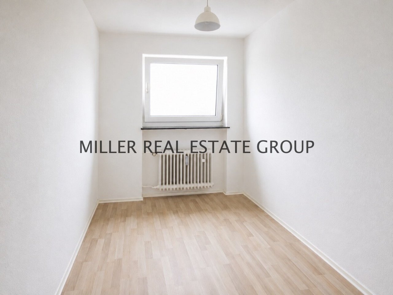 Kinderzimmer/ Büro Kinderzimmer/ Büro