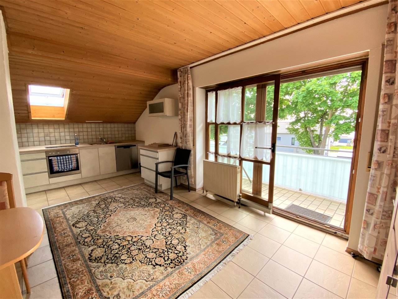 *** Großzügige 4-Zimmer Wohnung mit Balkon ***  *** Großzügige 4-Zimmer Wohnung mit Balkon ***