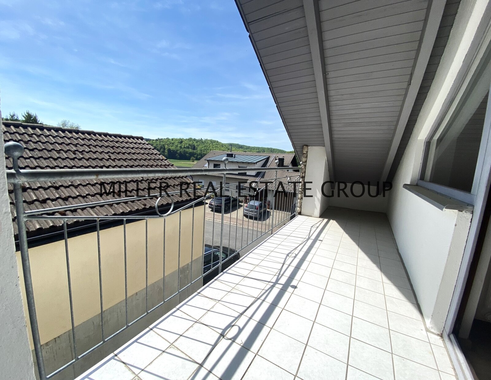 ** Traumhafte Lage! 4-Zimmer- Wohnung in Konstein-West **  ** Traumhafte Lage! 4-Zimmer- Wohnung in Konstein-West **