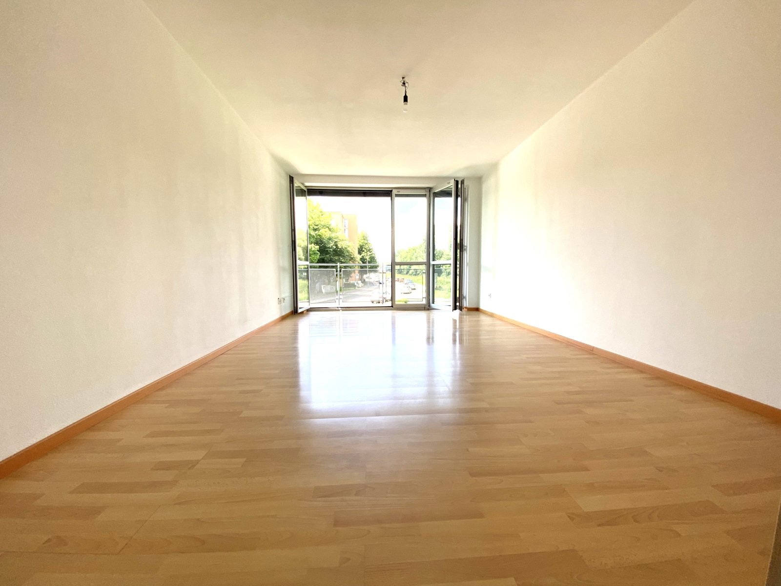 Exklusive 1-Zimmer-Wohnung mit Einbauküche & Balkon in Ingolstadt  Exklusive 1-Zimmer-Wohnung mit Einbauküche & Balkon in Ingolstadt