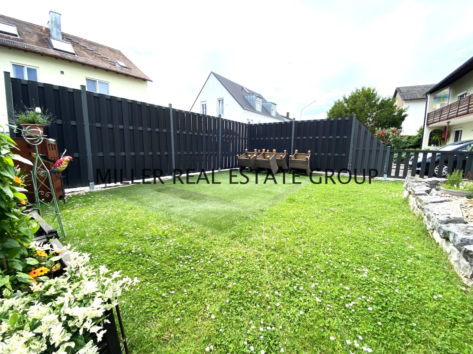 * Charmante 3-Zimmer-Wohnung mit Garten in ruhiger Lage *  * Charmante 3-Zimmer-Wohnung mit Garten in ruhiger Lage *