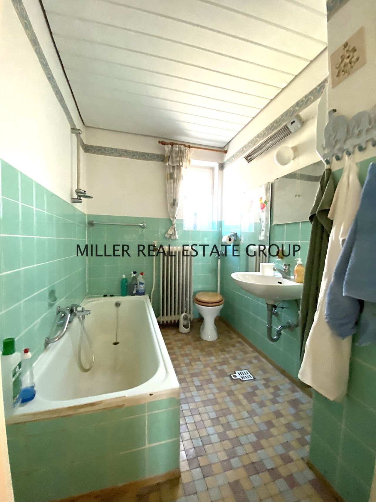 Badezimmer EG Badezimmer EG