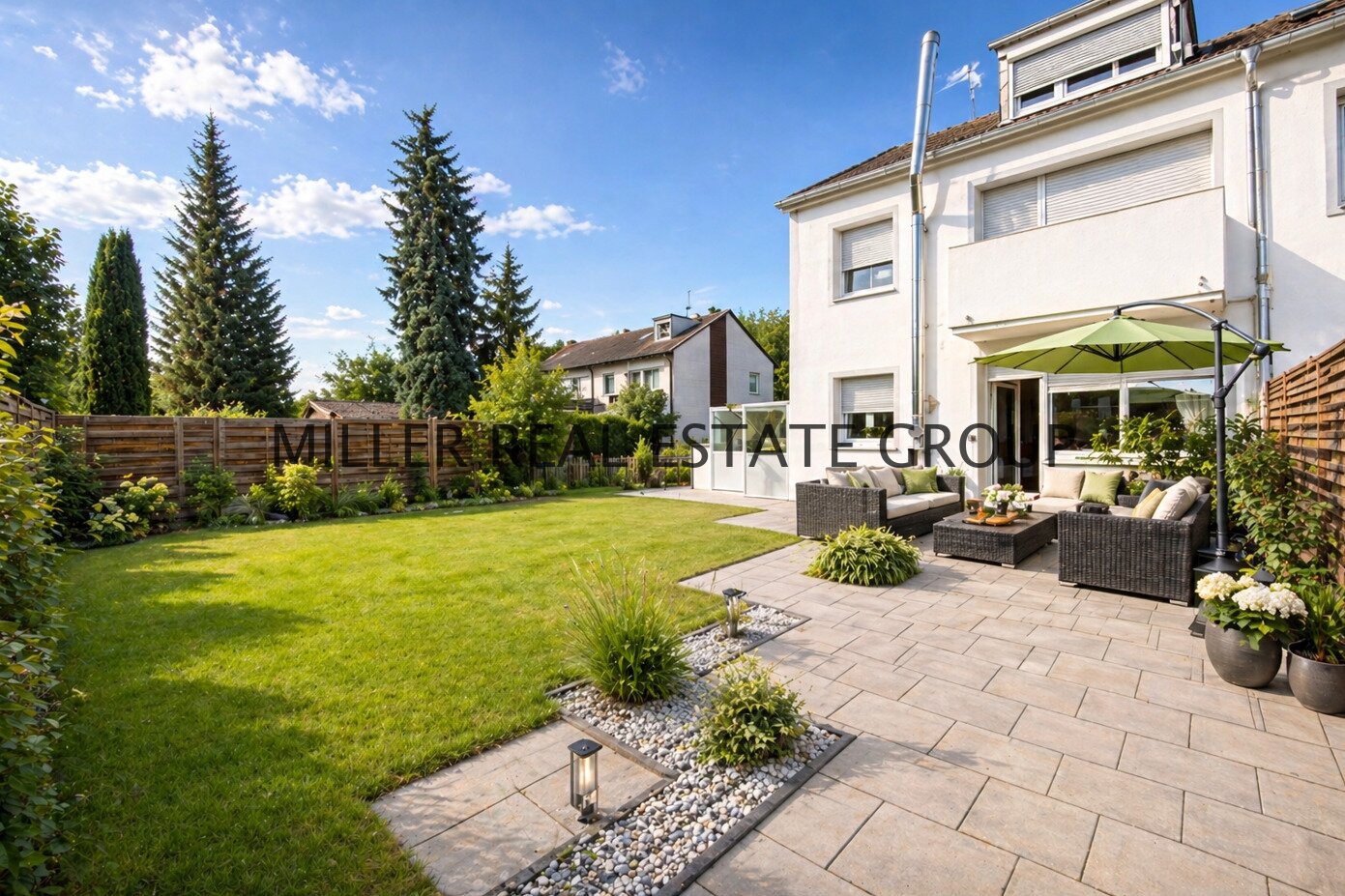 Moderne Raumwunder-Rarität in Neuburg an der Donau: Reiheneckhaus mit großem Garten, zwei Terrassen, Balkon & viel Wohnkomfort! 
